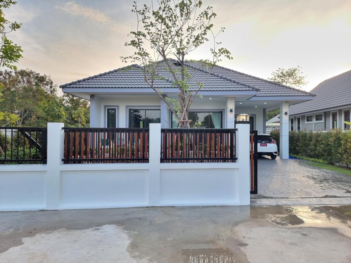 Baan Dalah Buriram Villa ภายนอก รูปภาพ